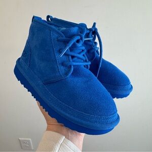 NWOT UGG Neumel II Chukka Boots in‎ Dive Blue Size 2